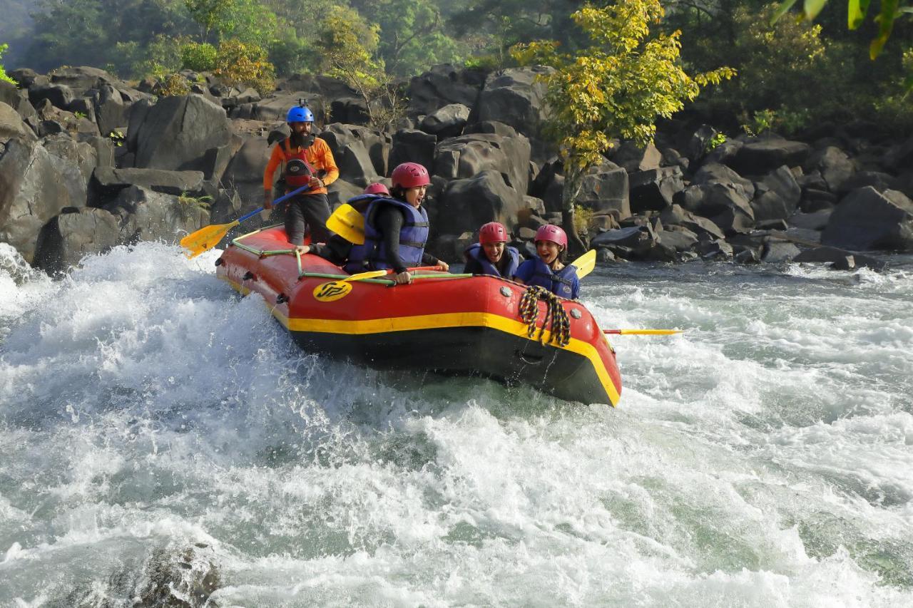 Whistling Woodzs Resort Dandeli Buitenkant foto
